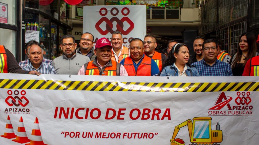 ENCABEZA JAVIER RIVERA REHABILITACIÓN DE GUARNICIONES Y BANQUETAS EN AVENIDA HIDALGO