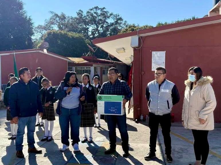 Arnulfo Alva ‘El Che’ ha entregado más de mil apoyos para los apizaquenses, conócelos aquí 👇🏻