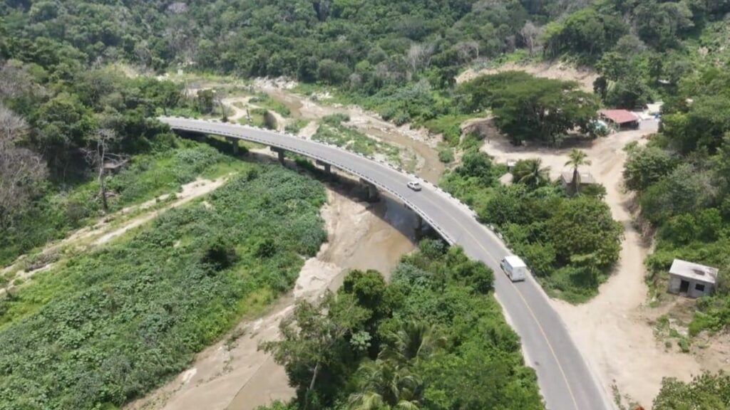 AVANZA SICT EN MODERNIZACIÓN DE LA CARRETERA FEDERAL 200, TRAMO POCHUTLA–HUATULCO