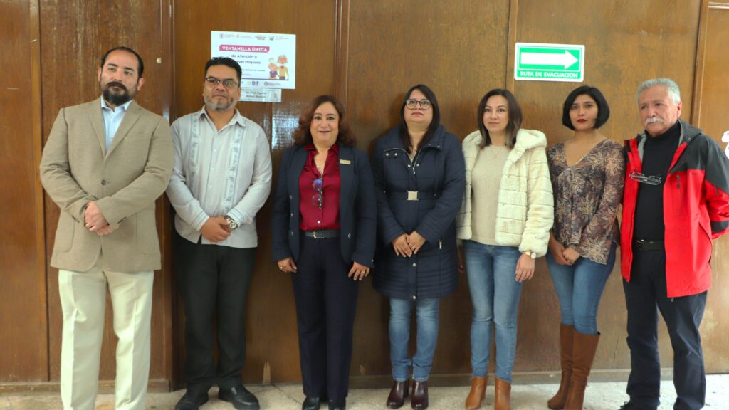 Instala Desarrollo Humano UATx su ventanilla única de atención a personas mayores