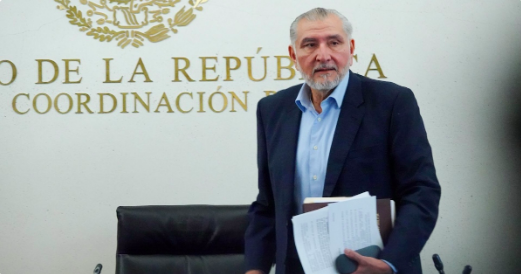 “No hay ninguna investigación contra Adán”, insiste Sheinbaum; descarta “fuego amigo”