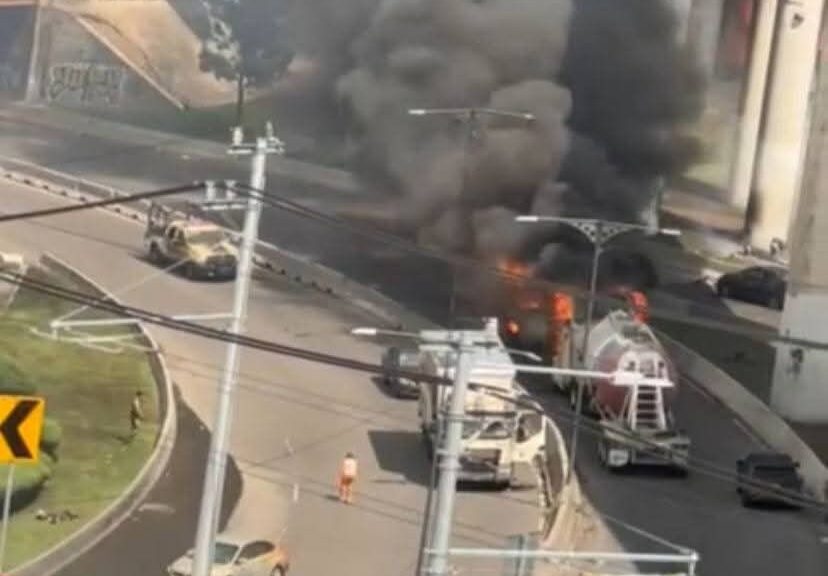 Explota pipa y desata gigantes llamas en CDMX