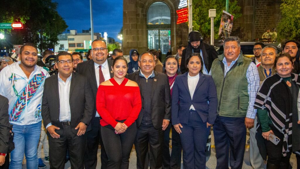 Gobierno de Apizaco enciende alumbrado patrio que ilumina con orgullo y esperanza el corazón de la ciudad