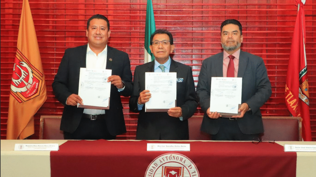 UATx y CECyTE ratifican convenio de colaboración