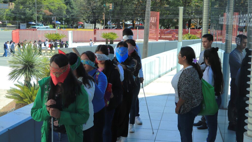 Con experiencias vivenciales, Desarrollo Humano UATx visibiliza  el trabajo del educador especial hacia personas con discapacidad
