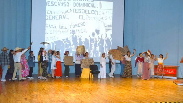 Estudiantes de Derecho UATx analizan evolución de la legislación laboral en México