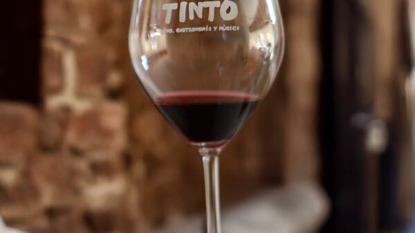 AIRE TINTO 2025: EL FESTIVAL DE VINO Y GASTRONOMÍA REGRESA A VAL’QUIRICO