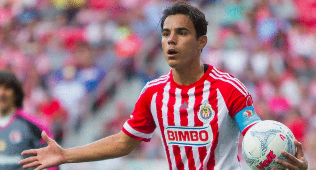 Omar Bravo, ex jugador de Chivas, habría abusado de su víctima desde que ella tenía 10 años en su propia casa
