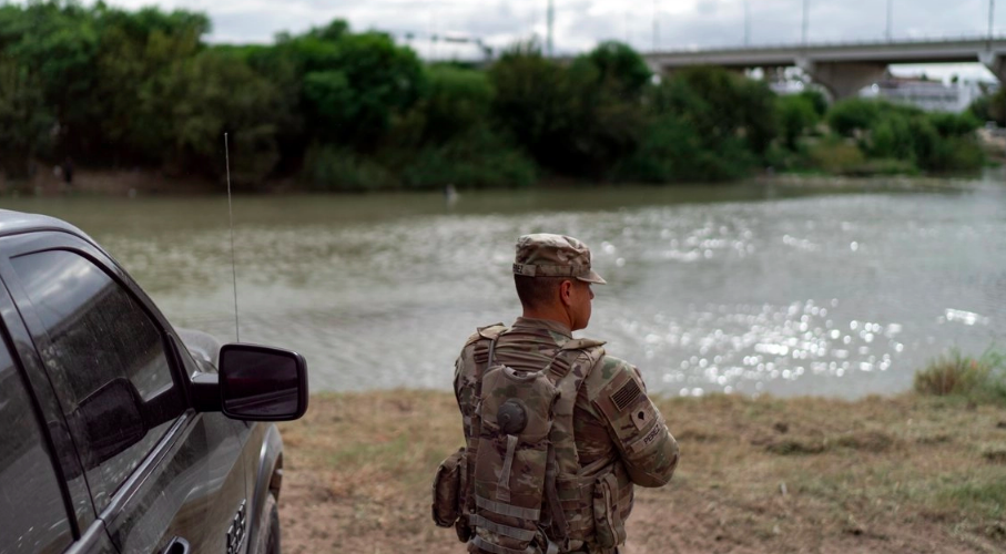 Mantiene Trump intensa campaña antimigratoria pese a reducción de cruces