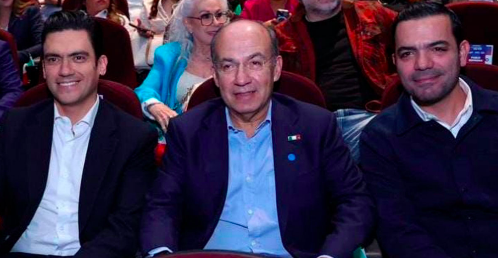 Calderón aparece con líder del PAN en informe de Zavala; analiza volver a la política