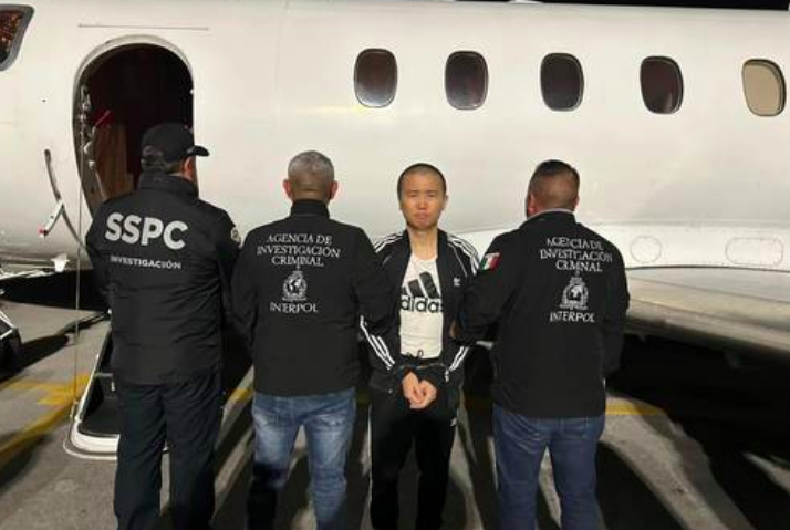 México entrega a EU a Zhi Dong Zhang tras ser expulsado de Cuba