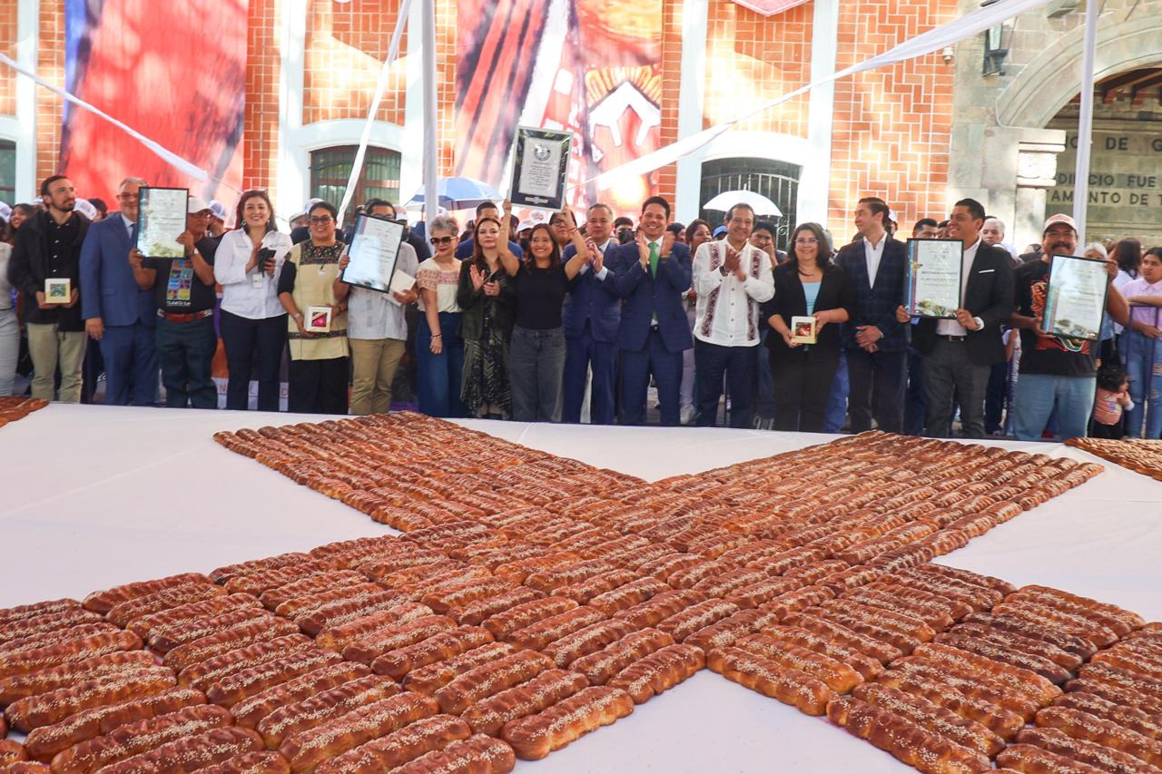 TLAXCALA LOGRA SU TERCER RÉCORD GUINNESS Y CONSOLIDA SU GRANDEZA CULTURAL CON EL PAN DE FIESTA MÁS GRANDE DEL MUNDO
