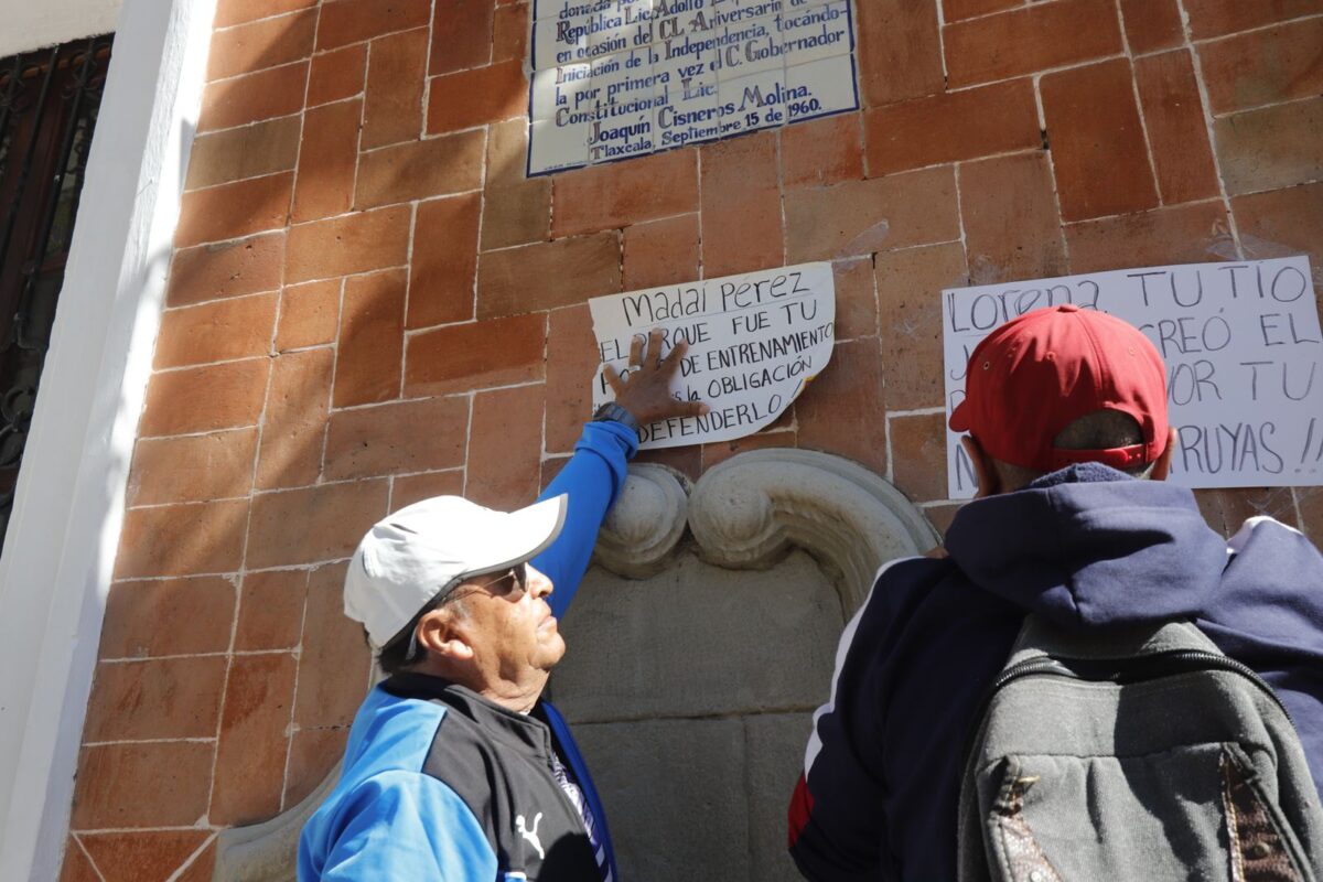 Mantienen activistas marchas en defensa del Parque de la Juventud