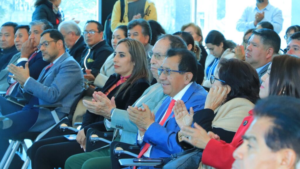 Especialistas analizan el impacto social  y cultural de la Torre de Rectoría UATx