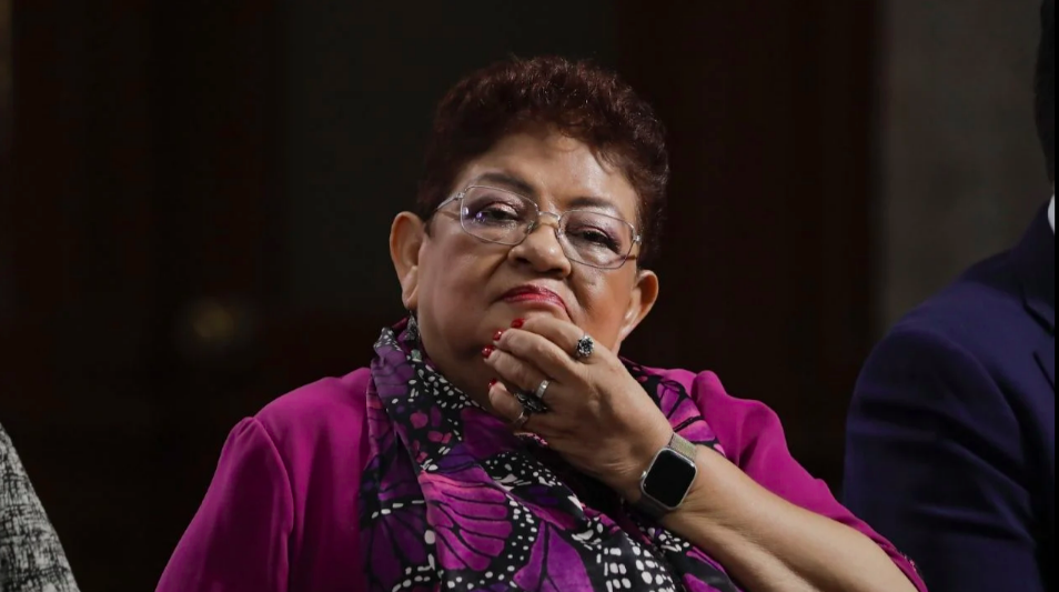 Ernestina Godoy asume la Fiscalía interina; la designa Gertz antes de renunciar