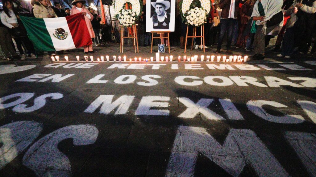 Tlaxcaltecas rinden homenaje al acaecido alcalde de Uruapan Carlos Manzo
