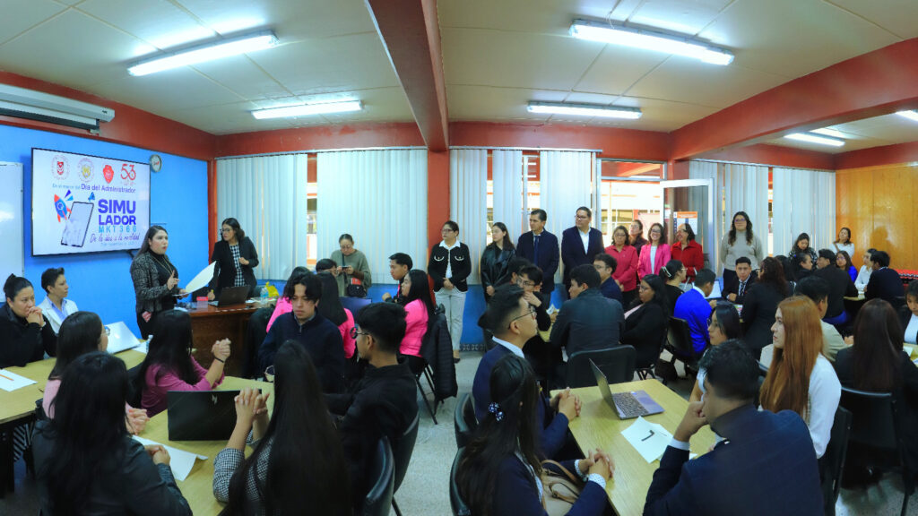 Estudiantes de Administración UATx aplican sus capacidades en simulador de marketing