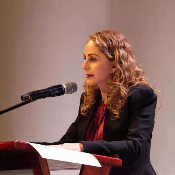 Marcela González propone austeridad electoral y equidad ante la ley