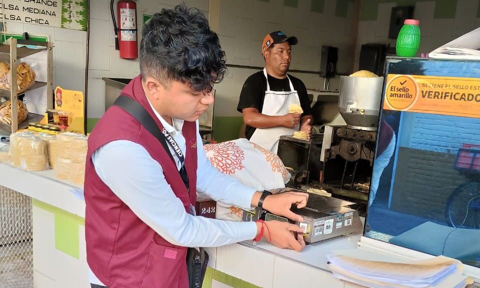 PROFECO calibró 182 básculas del mercado “Emilio Sánchez Piedras” de Tlaxcala