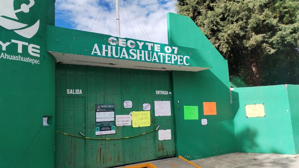 Cierran plantel del CECyTE en Tzompantepec