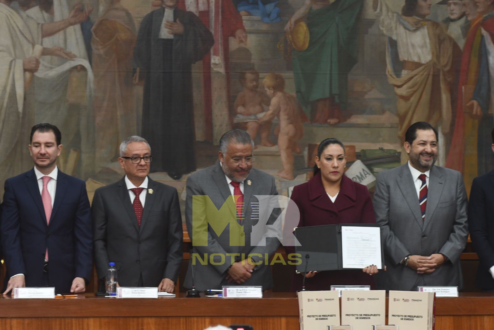 Oscar Flores Jiménez es oriundo de la capital de Tlaxcala y actualmente orienta y dirige los recursos de la entidad más importante política y económicamente, del país. NIERIKA IMAGES/ Gonzalo Pérez