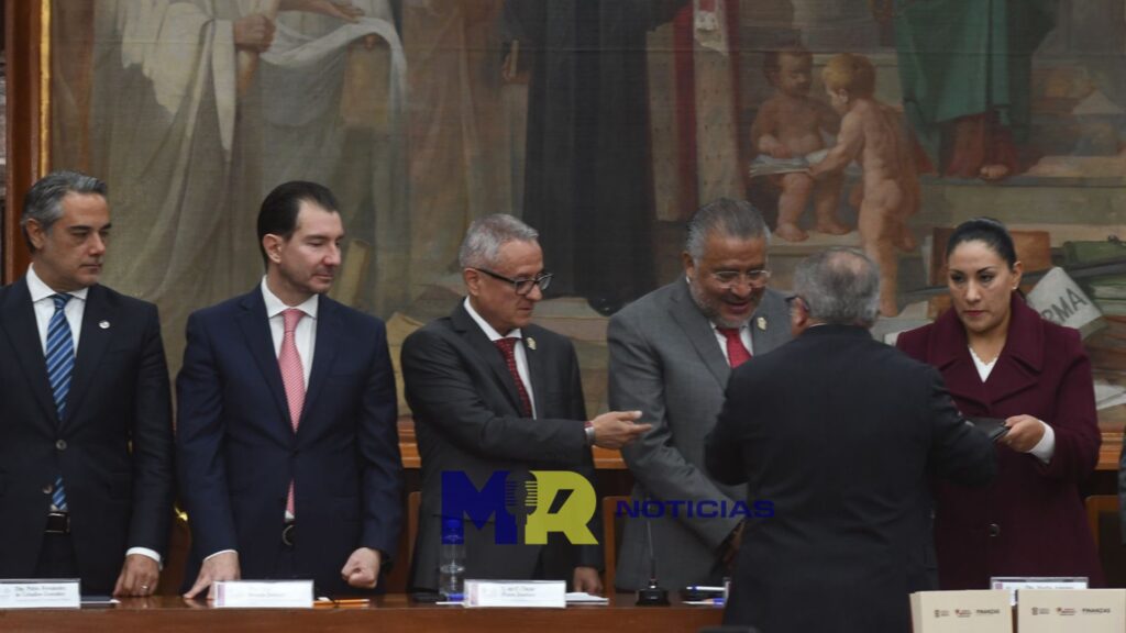 Oscar Flores Jiménez es oriundo de la capital de Tlaxcala y actualmente orienta y dirige los recursos de la entidad más importante política y económicamente, del país.  Foto Gonzalo Perper/Nierika Images
