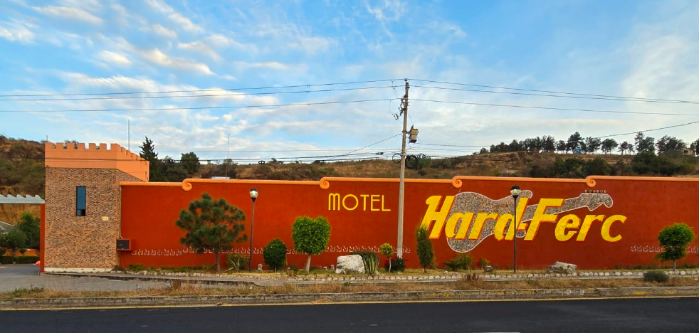 Fallece joven al interior de motel en Tepeyanco