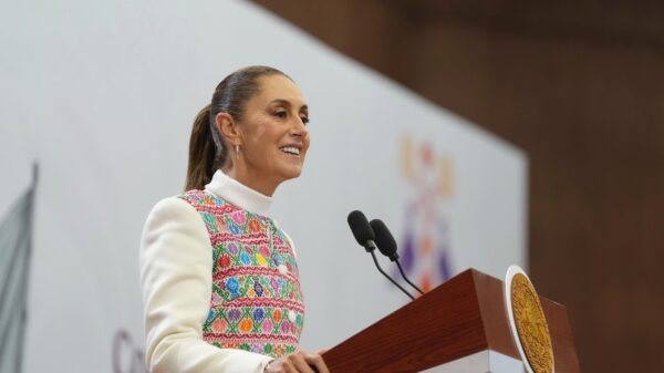 La Presidenta Claudia Sheinbaum Pardo señaló que el Gobierno de México tiene cero tolerancia a la corrupción y a cualquier colusión entre grupos delictivos y las fuerzas de seguridad, ya que no se permitirá otro caso como el de Genaro García Luna