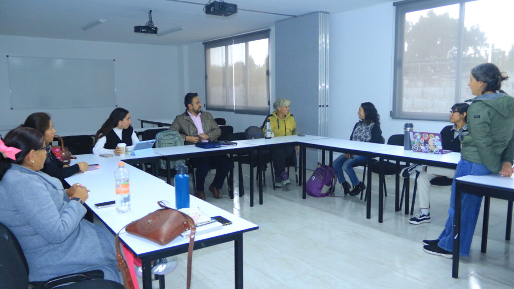 Ofrece el CIE-UATx educación continua con seminarios especializados