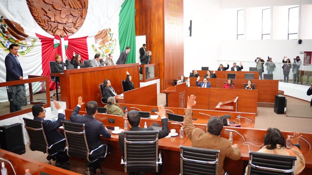 Durante la sesión, el presidente de la Mesa Directiva, diputado David Martínez del Razo, instruyó la elaboración del Decreto respectivo y su remisión al titular del Poder Ejecutivo del Estado para su publicación en el Periódico Oficial del Gobierno del Estado