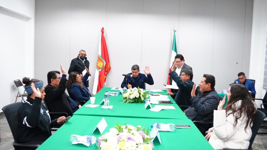 Durante la sesión, las diputadas y diputados integrantes de la Comisión analizaron el Dictamen de la solicitud formulada por el Municipio de Tepeyanco, Tlaxcala, para desincorporar y ejercer actos de dominio respecto de once unidades vehiculares que forman parte de su patrimonio municipal.
