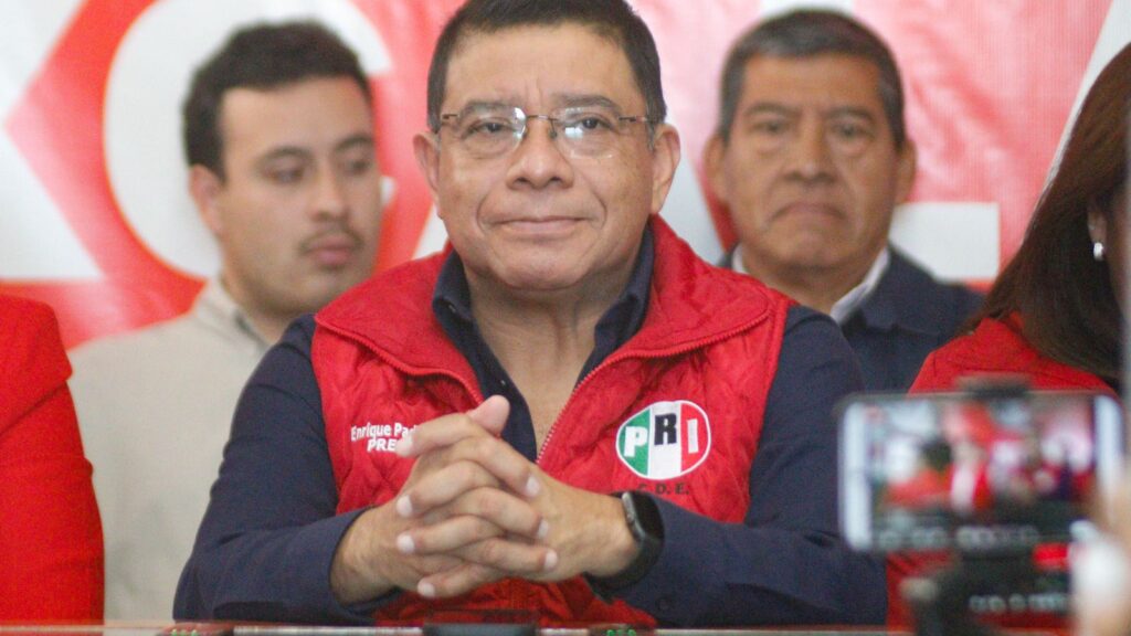 Enrique Padilla, dirigente estatal del Partido Revolucionario Institucional, en Tlaxcala, ofreció esta mañana una rueda de prensa