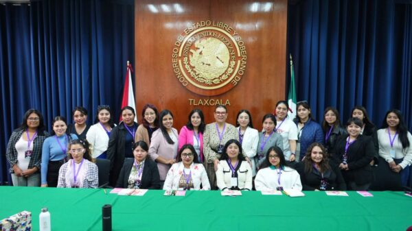 Durante su mensaje de bienvenida, Aguilar Vega destacó la importancia de que las jóvenes aprovechen este encuentro para aprender, reflexionar e inspirarse, y las exhortó a regresar a sus comunidades con nuevas ideas y con la convicción de que sí es posible incidir y generar cambios reales en la sociedad.