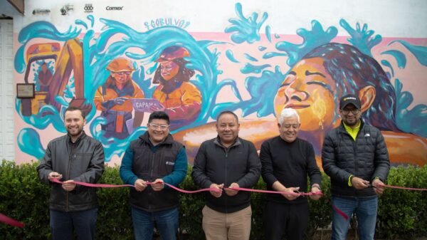 El presidente municipal de Apizaco, Javier Rivera Bonilla, encabezó la inauguración de los Murales por el Agua, una iniciativa que une el arte y la conciencia ambiental para promover el cuidado del recurso hídrico y fortalecer el compromiso del municipio con la sustentabilidad.