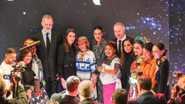 La gobernadora de Tlaxcala, Lorena Cuéllar Cisneros, acompañó a la secretaria de Turismo del Gobierno de México, Josefina Rodríguez Zamora, a la inauguración oficial de la Feria Internacional de Turismo (FITUR) 2026