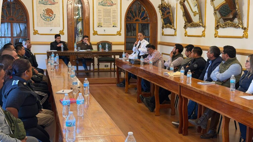 El Gobierno Municipal de Huamantla, encabezado por el presidente Salvador Santos Cedillo, llevó a cabo una reunión de Seguridad Pública en la que se desarrolló una mesa de trabajo con mandos operativos y jueces municipales.