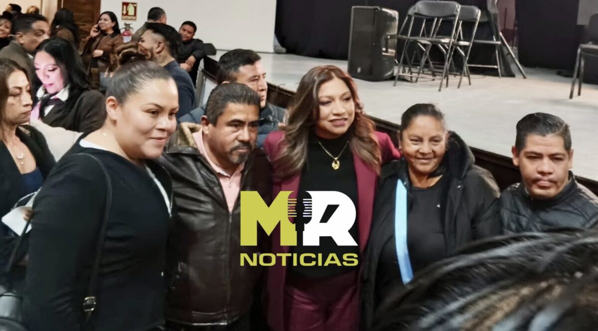 Karina Erazo subrayó que no se han cobrado cantidades por trámites como niveles, jubilaciones, cambios de adscripción o becas, y que se han respetado las propuestas de los compañeros en plazas vacantes, algo que se había perdido en la anterior gestión. Liz Tobón/Milton Solís