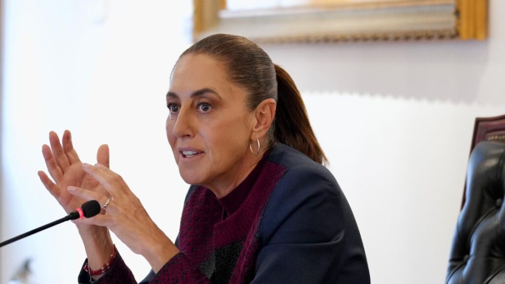 Le preguntan de la alerta emitida por EU; dice presidenta “no hay nada”