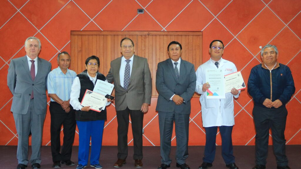 Estudiantes de Ciencias de la Salud y Agrobiología UATx reciben  el “Premio CENEVAL al Desempeño de Excelencia-Egel”