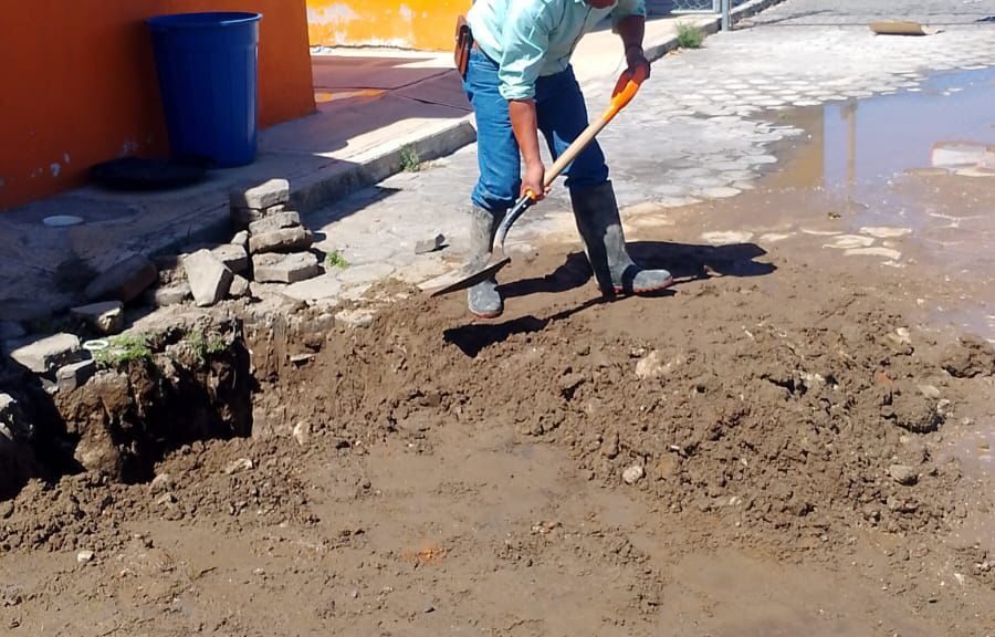 CAPAMH ATIENDE FUGAS Y REALIZA TRABAJOS DE MANTENIMIENTO EN DISTINTOS PUNTOS DE HUAMANTLA