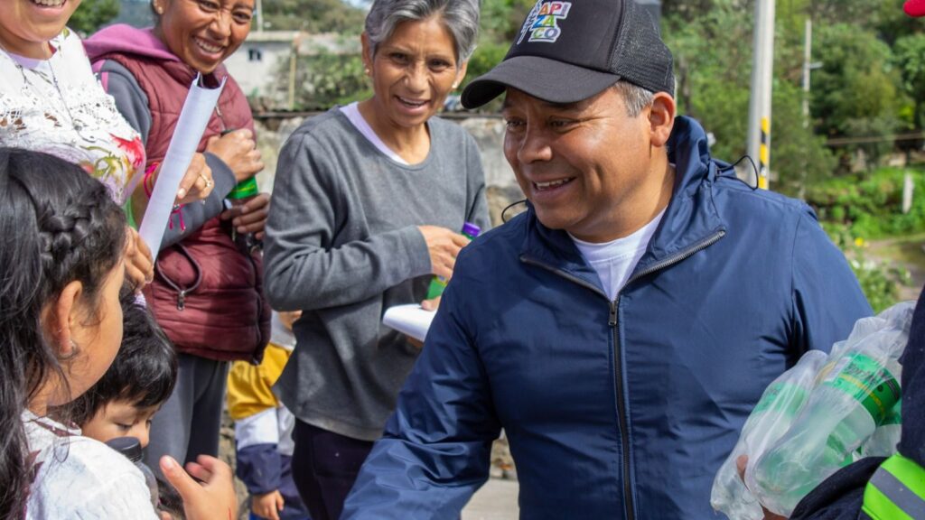 JAVIER RIVERA IMPULSA EN APIZACO EL PROGRAMA “SÁBADO EN TU COMUNIDAD, RESOLVIENDO CON EL PUEBLO”