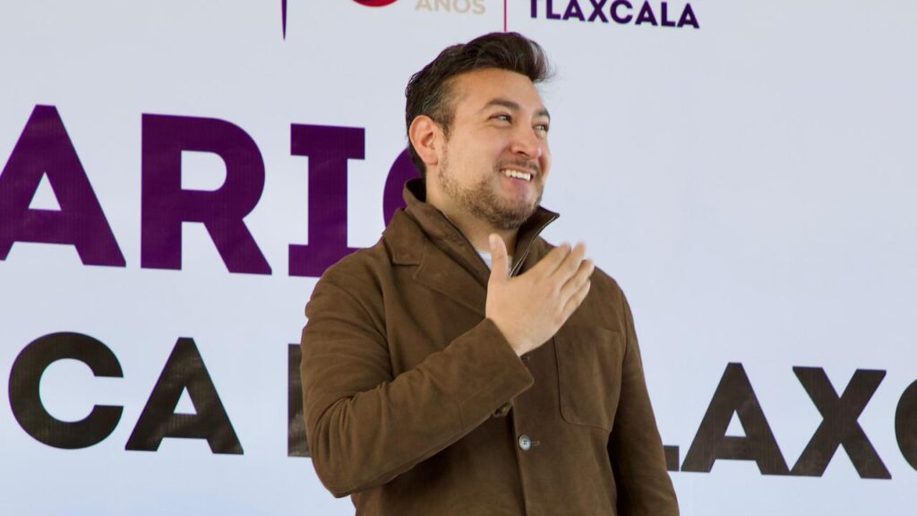 Durante su mensaje, el alcalde destacó que Huamantla atraviesa una etapa de crecimiento sin precedentes, impulsada por una visión que apuesta por el desarrollo ordenado, la inversión y la generación de oportunidades