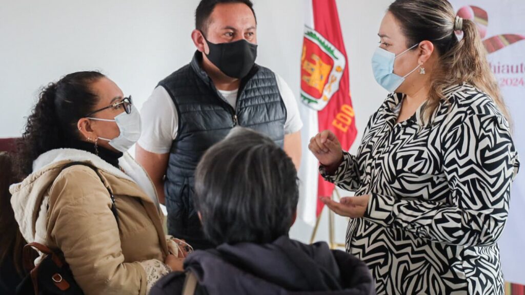 La presidenta municipal Blanca Angulo Meneses encabezó una nueva jornada de audiencias ciudadanas