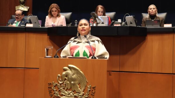 La senadora llama a que el sacrificio de las Fuerzas Armadas sea correspondido con integridad y excelencia en el servicio público.