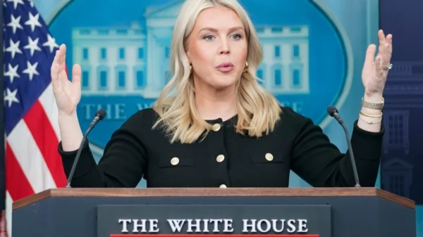 la Casa Blanca, Karoline Leavitt, aseguró que autoridades de su país brindaron “apoyo de inteligencia” al gobierno de México para que se diera el operativo y, a nombre de la administración de Donald Trump reconoció y agradeció al Ejército mexicano “por su cooperación y exitosa ejecución de esta operación”