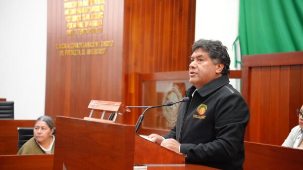 Vicente Morales Pérez, presentó la Iniciativa para adicionar un Capítulo Décimo denominado “Del Parlamento Abierto” a la Ley Orgánica del Poder Legislativo del Estado de Tlaxcala, con el propósito de consolidar un modelo de gestión legislativa basado en la transparencia, la participación ciudadana y la rendición de cuentas.