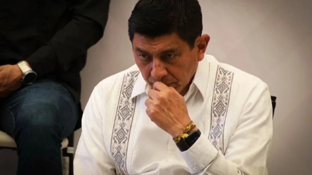 . El hijo del gobernador Salomón Jara, Shabin Jara, y su sobrino, Emmanuel Navarro Jara, renunciaron ayer como secretario de Organización y presidente estatal de Morena, respectivamente