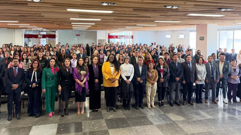 La Defensora de los habitantes de Costa Rica impartió una conferencia magistral en el marco de la Conmemoración del Día de la Mujer