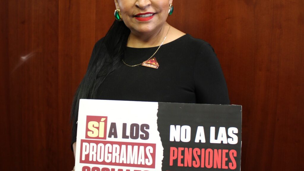 Los servidores públicos deben consagrarse al trabajo y aprender a vivir⁰ en la honrosa medianía: Ana Lilia Rivera