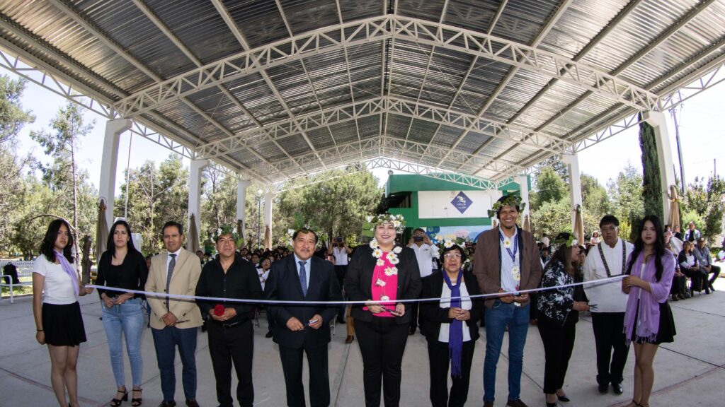 Blanca Angulo impulsa la construcción de Techumbres Escolares